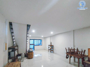 *****บ้านมือสองตกแต่งใหม่ ม.ซอยทวีวัฒนา39  เลียบคลองทวีวัฒนา เนื้อที่ 21 ตร.ว. ฟังก์ชัน 2 ห้องนอน 2 ห้องน้ำ จอดรถได้ 1 คัน บนสุดยอดทำเลเดินทางสะดวก ใกล้ทางคู่ขนานลอยฟ้าบรมราชชนนี ม.มหิดล เซ็นทรัลศาลายา และรายล้อมด้วยสิ่งอำนวยความสะดวกครบ